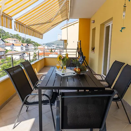 Apartman Bonaca Trogir Exterior foto